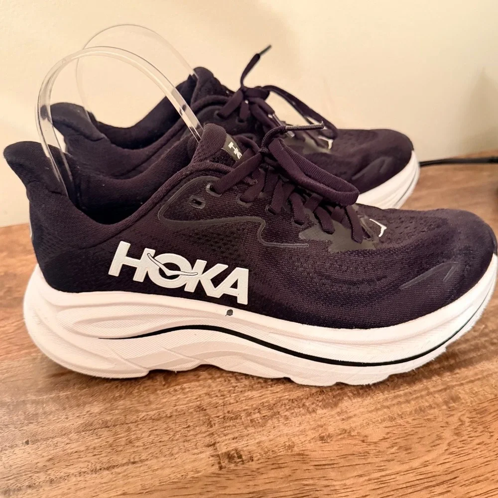 Hoka Clifton 10 Size 7.5 Black White Running Shoes Athletic Sneakers